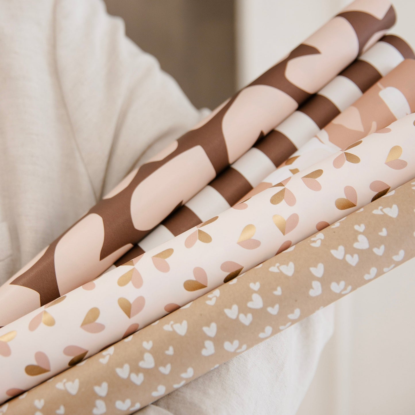 Dubbelzijdig Cadeaupapier - bloemen & confetti